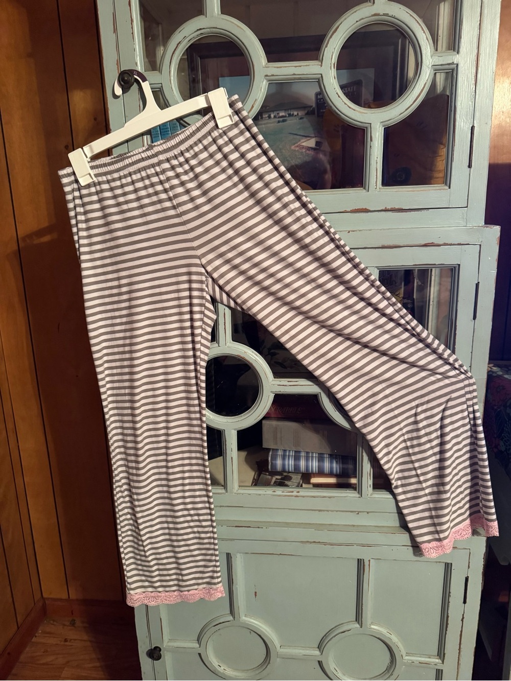Ladies Gray & Cream Striped Lounge Pants with Pink Lace Trim Size Medium B9
